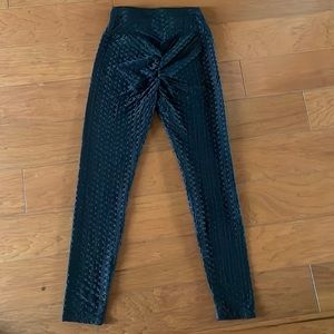 Honeycomb Scrunch Butt Leggings